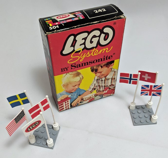 Конструктор LEGO (ЛЕГО) Samsonite 242 International Flags