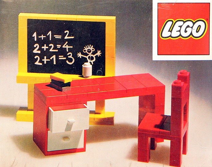 Конструктор LEGO (ЛЕГО) Homemaker 291 Blackboard and School Desk