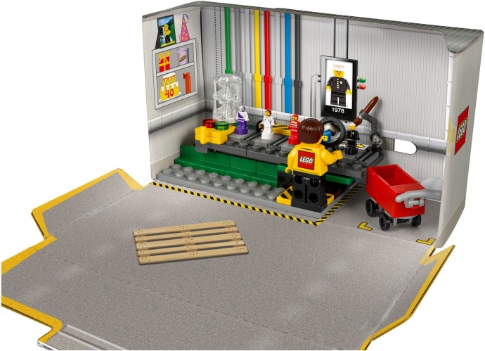 Конструктор LEGO (ЛЕГО) Promotional 5005358 Minifigure Factory