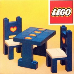 LEGO Homemaker 275 Table and chairs